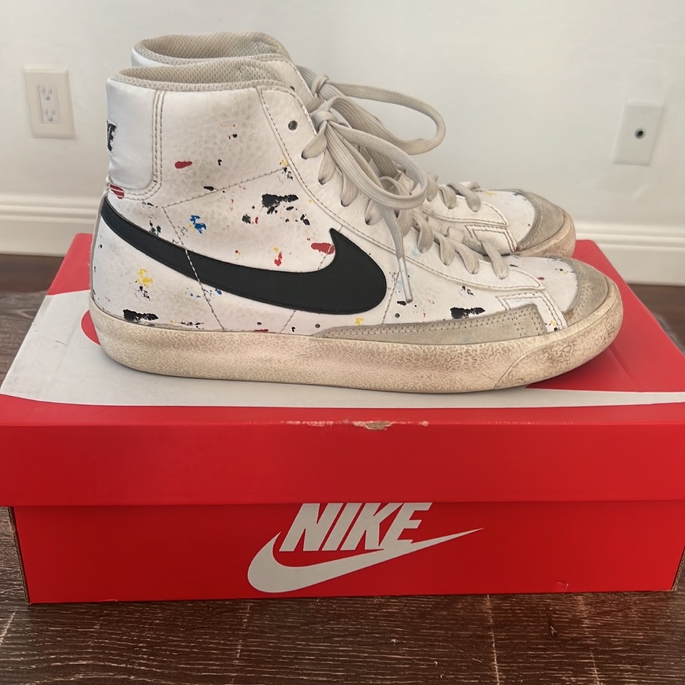 Nike blazer mid ‘77. White/black/color. 6.5Y